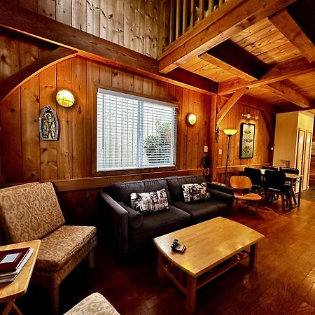 Waterfront Timber Frame Cottage! Ucluelet Exterior photo