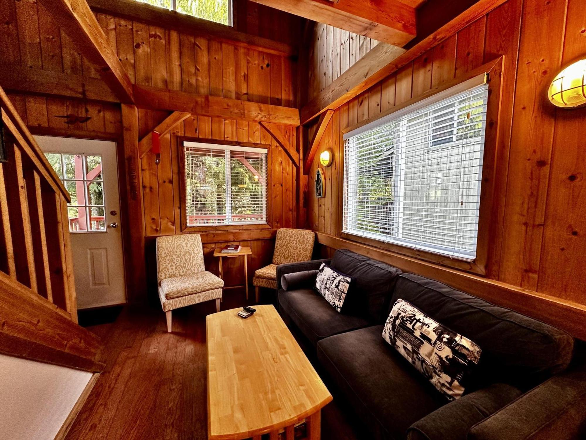 Waterfront Timber Frame Cottage! Ucluelet Exterior photo