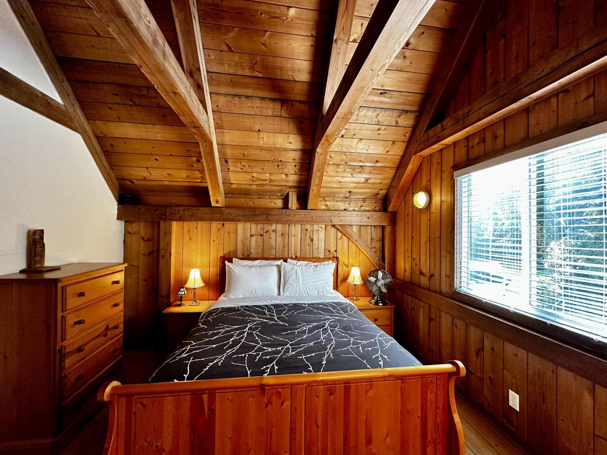 Waterfront Timber Frame Cottage! Ucluelet Exterior photo