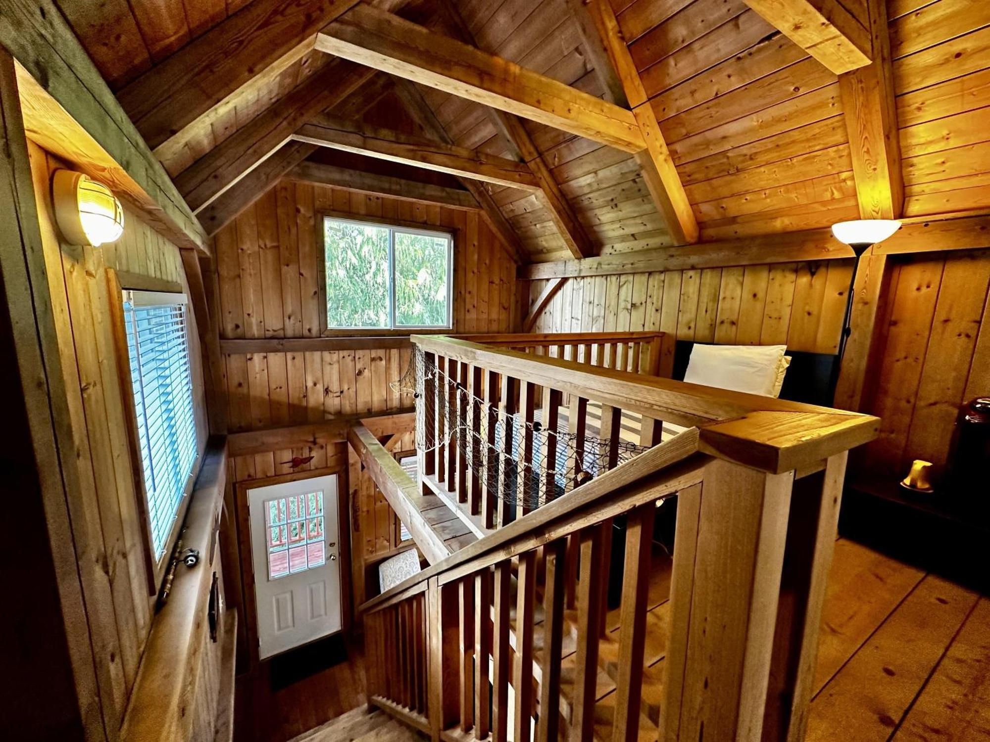 Waterfront Timber Frame Cottage! Ucluelet Exterior photo