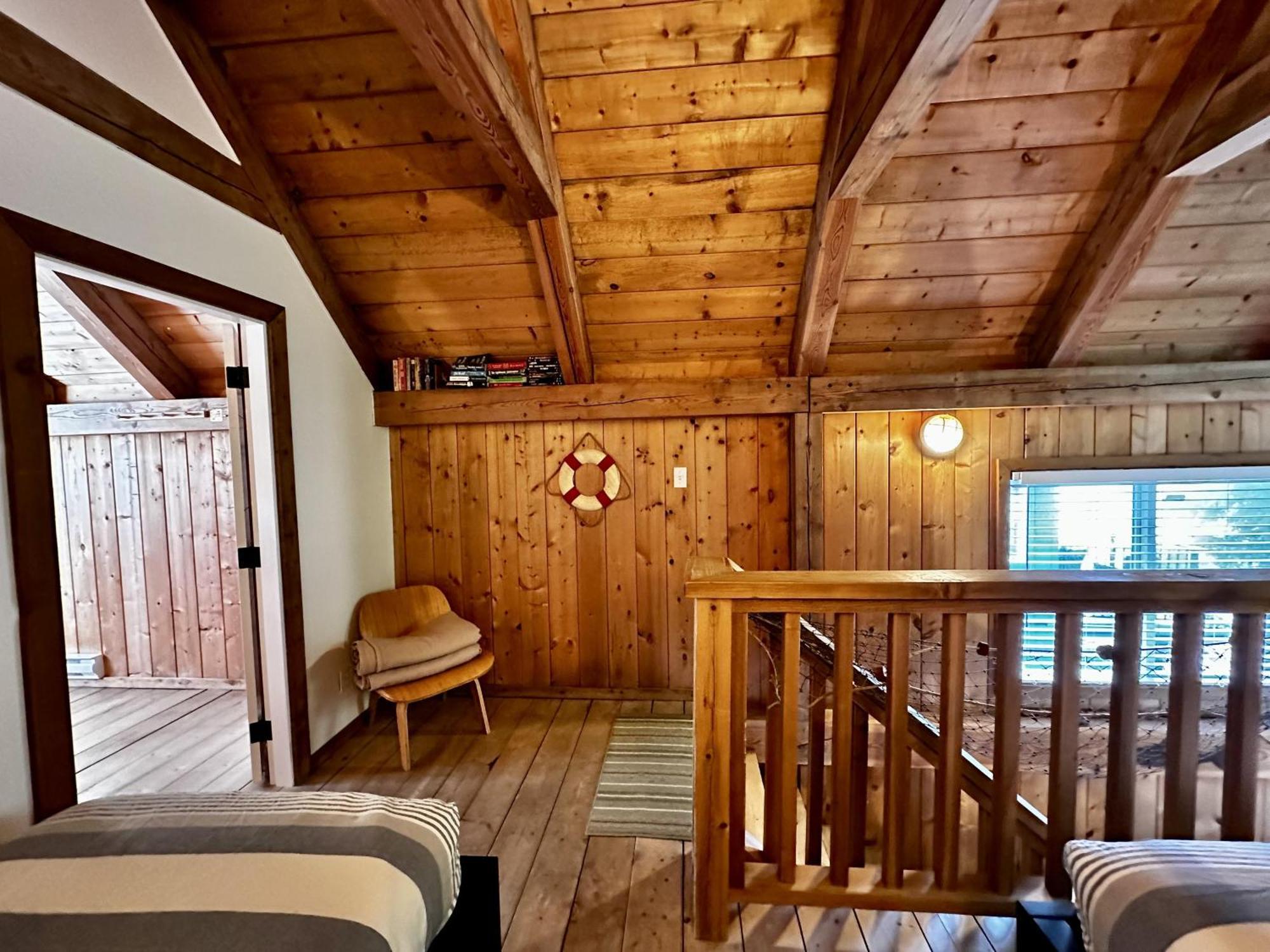 Waterfront Timber Frame Cottage! Ucluelet Exterior photo