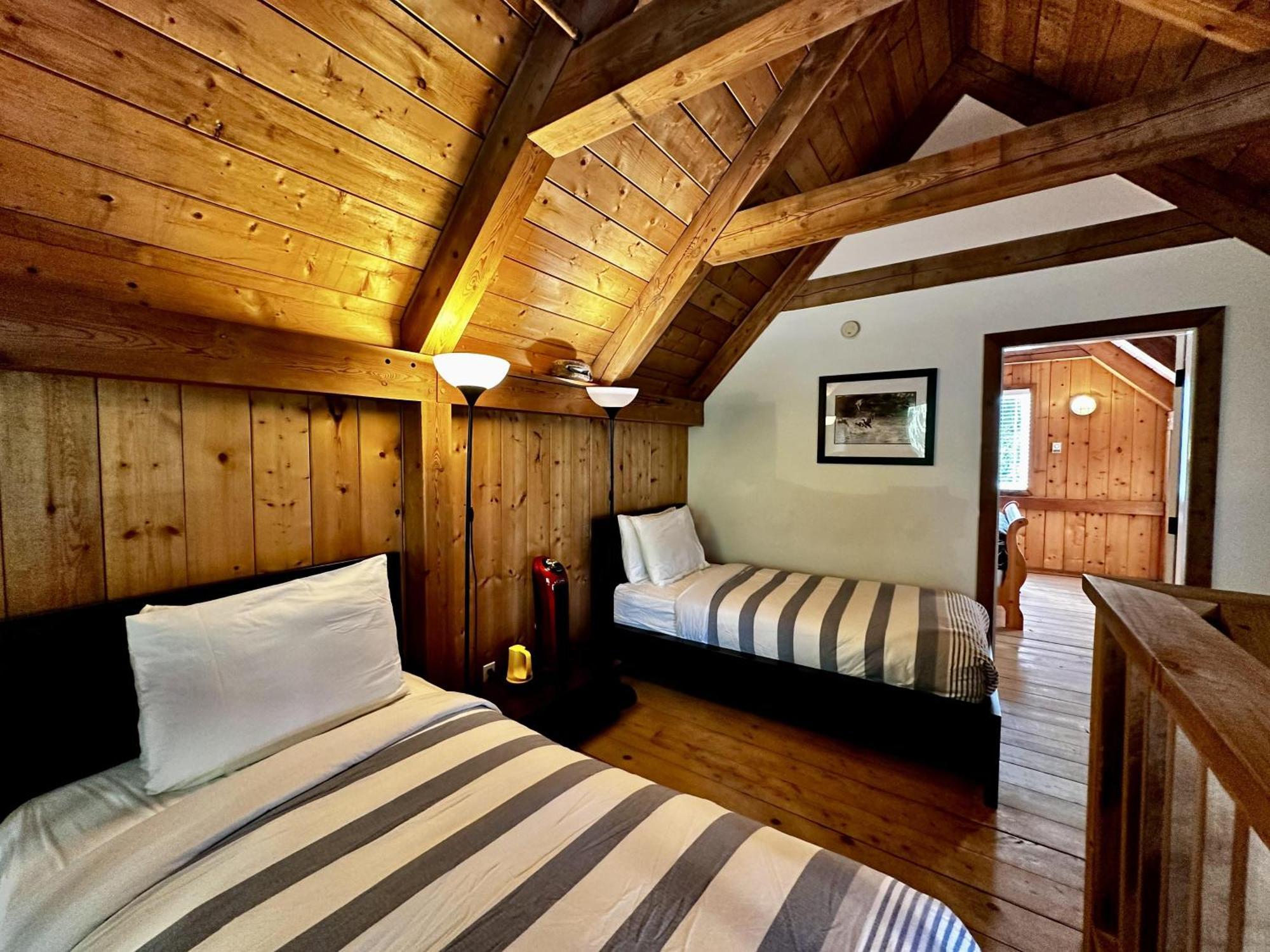 Waterfront Timber Frame Cottage! Ucluelet Exterior photo