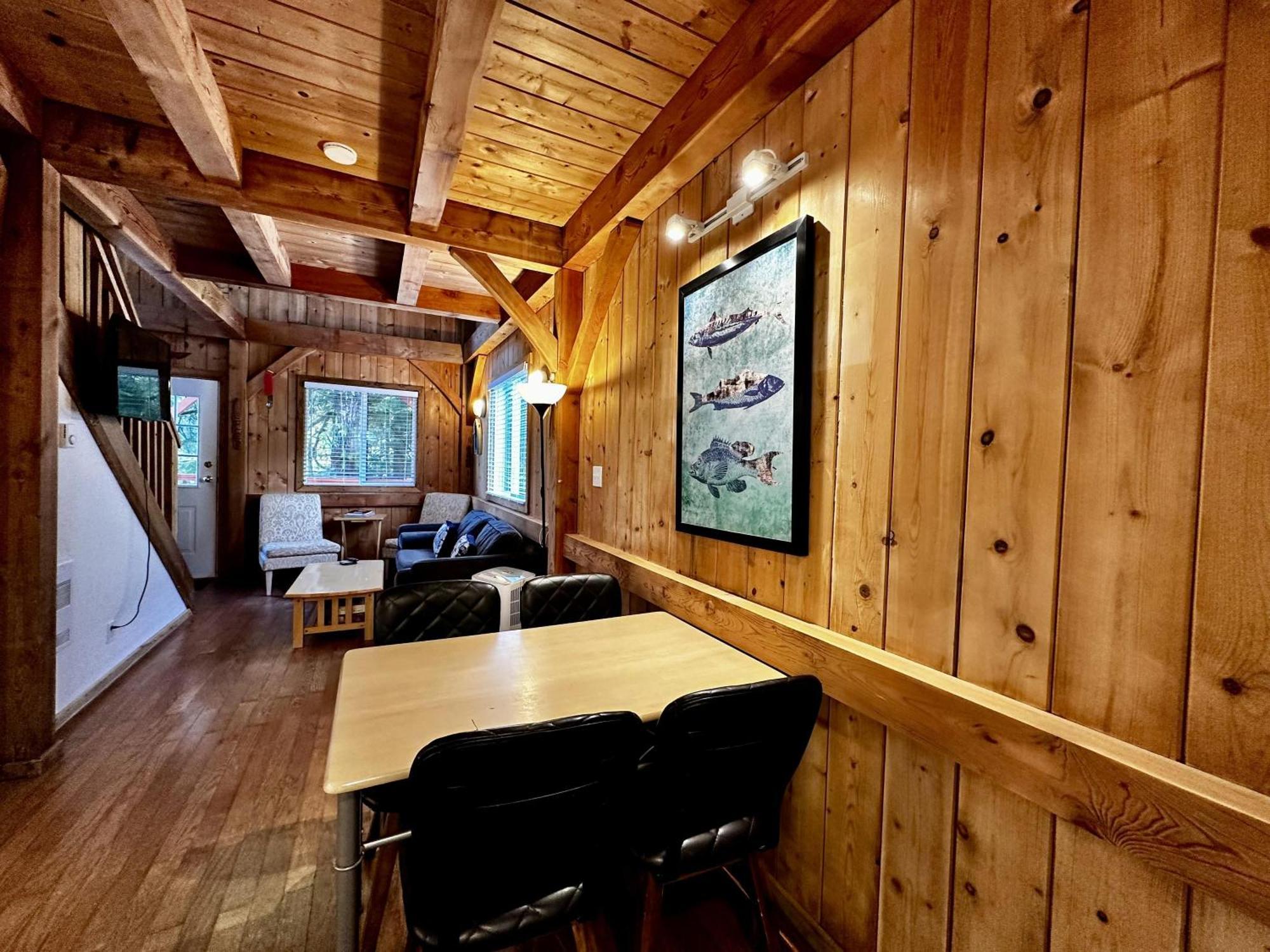 Waterfront Timber Frame Cottage! Ucluelet Exterior photo
