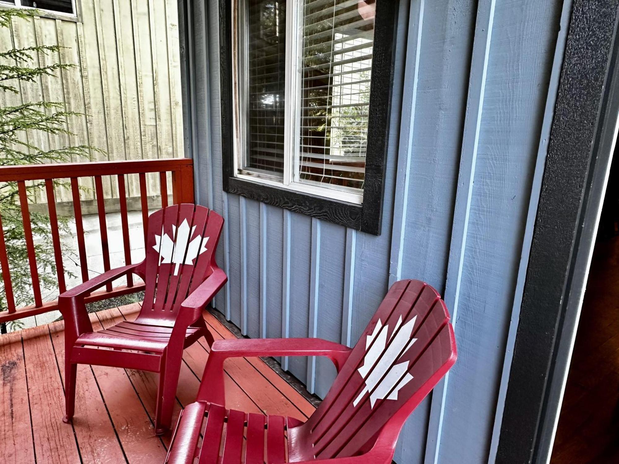 Waterfront Timber Frame Cottage! Ucluelet Exterior photo